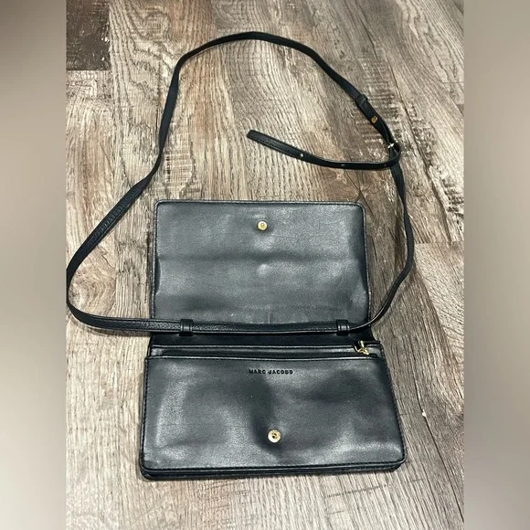 Marc Jacobs Black Leather Crossbody Bag - Picture 4 of 8